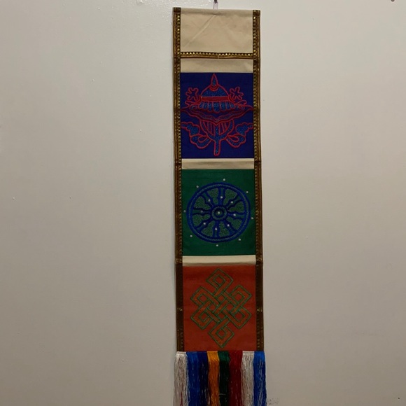 Tibetan wall decorative with auspicious symbols - Picture 1 of 1